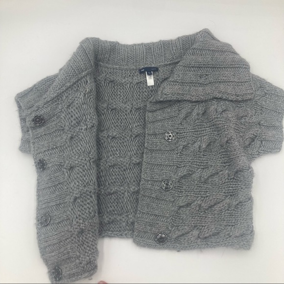 Size small GAP knit short sleeve snap up sweater - Picture 3 of 5